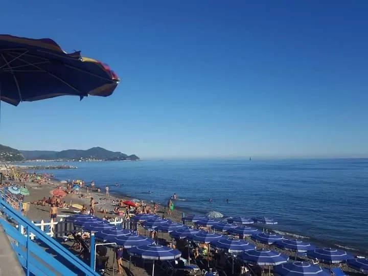 לאווניה Appartamento Silenzioso Comodo Alle Spiagge E Stazione Ferroviaria
